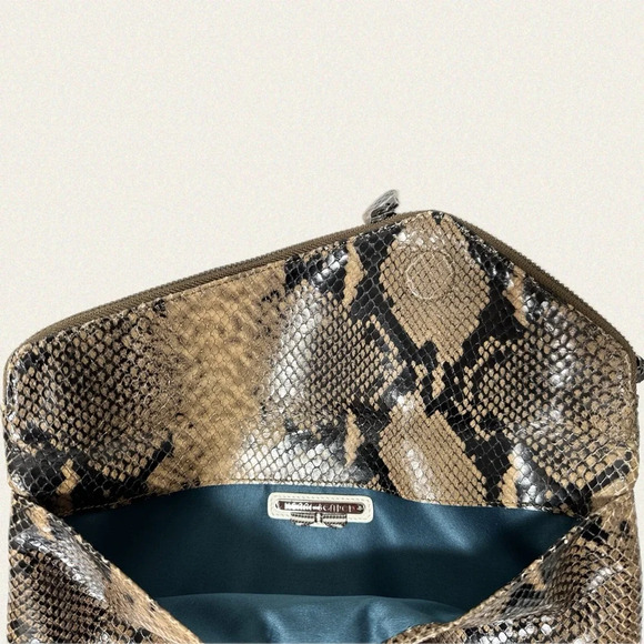 Henri Bendel Debutante Clutch - Picture 4 of 8